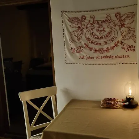 Hutai Mesehaz * Háromhuta