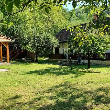Hutai Mesehaz Háromhuta